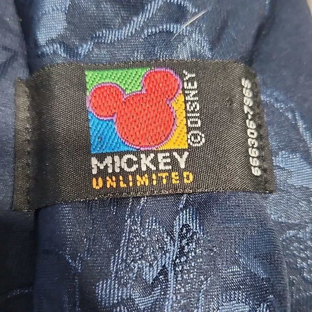 Beautiful DISNEY Goofy Golfing Fun Nostalgia Tie